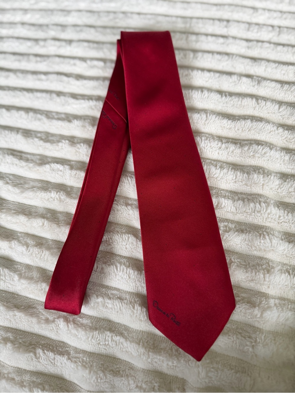 Oscar de la Renta Solid Crimson Silk Tie